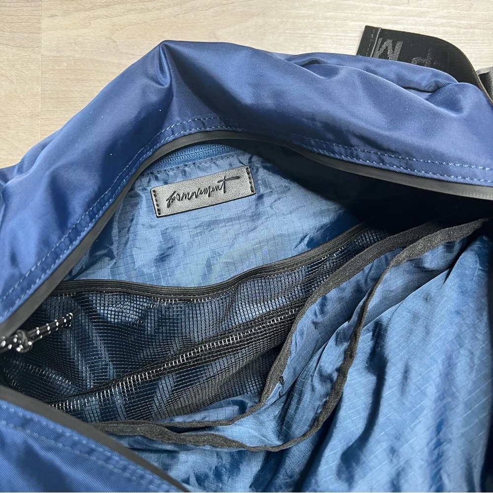 NWT Free People FP Movement Upwind Weekender Bag in Navy Baby - Picture 5 of 8